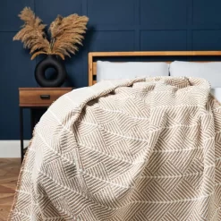 Chevron Throw, Natural
