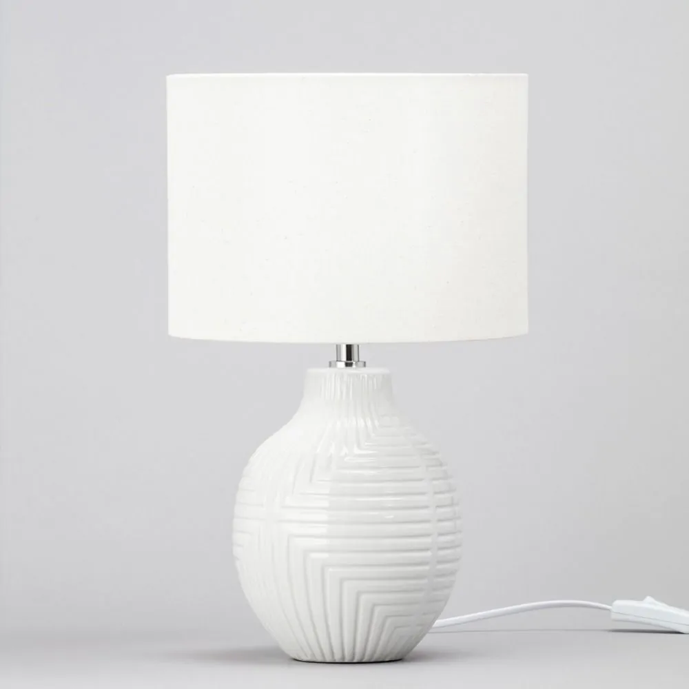 Gus Embossed Ceramic Table Lamp, White - Image 4
