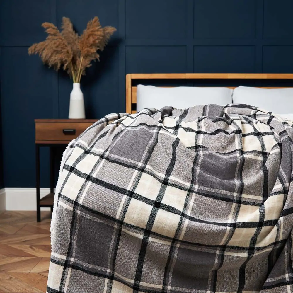 Luxury Warm Check Throw With Sherpa, Grey