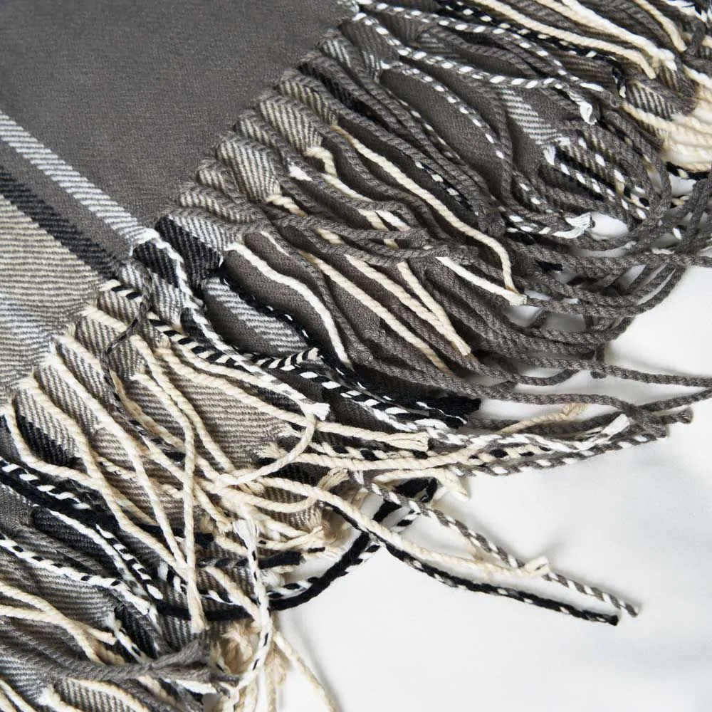 Madison Throw, Grey - Image 3