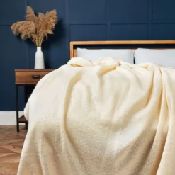 Meadow Fringe Throw, Cream