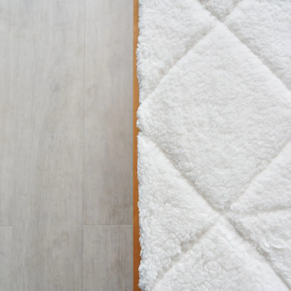 Teddy Bear Single Mattress Protector, White - Image 2